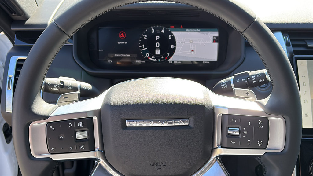 Used 2025 Land Rover Discovery S AWD/4WD image 15