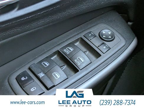 Used 2019 Jeep Cherokee Limited image 19