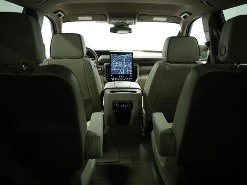 New 2026 GMC Yukon XL Denali image 11