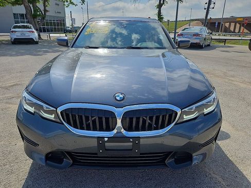 Used 2022 BMW 330i Sedan w/ Convenience Package RWD image 12