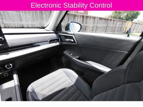 Used 2024 Mitsubishi Outlander SE FWD image 11