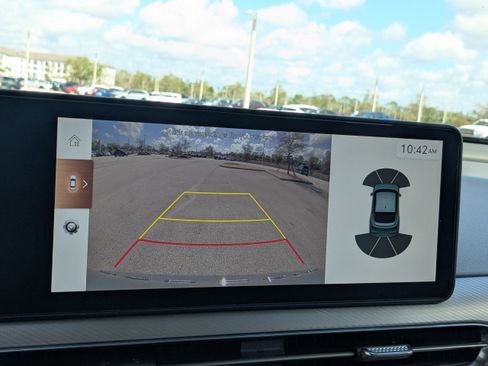 Used 2025 Genesis GV60 RWD image 25