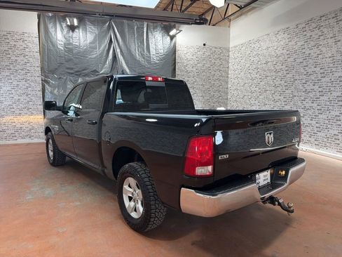 Used 2019 RAM 1500 Classic SLT w/ Luxury Group image 5
