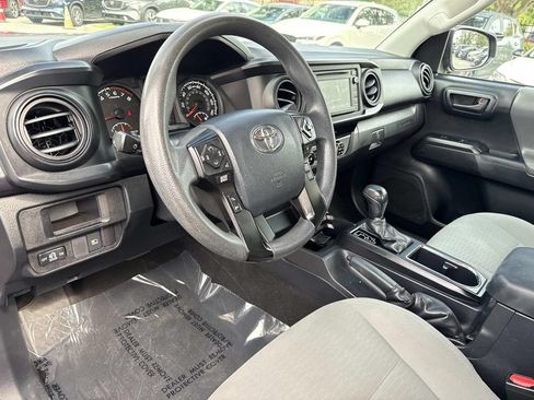Used 2018 Toyota Tacoma SR RWD image 21