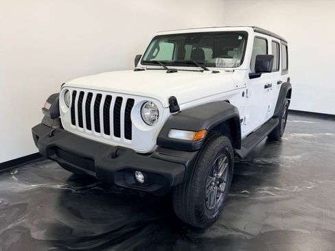 Used 2024 Jeep Wrangler Unlimited Sport AWD/4WD image 4