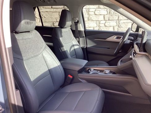 New 2026 Ford Explorer Active w/ Active Comfort Package image 19