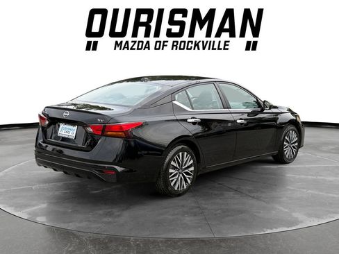 Used 2024 Nissan Altima 2.5 SV FWD image 6