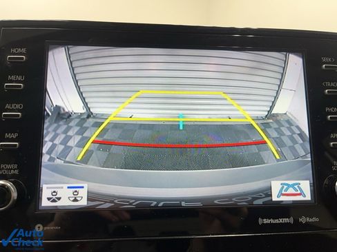 Used 2024 Toyota Camry SE image 15