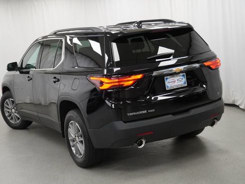 Used 2023 Chevrolet Traverse LT w/ Rear Camera Mirror Package AWD/4WD image 9