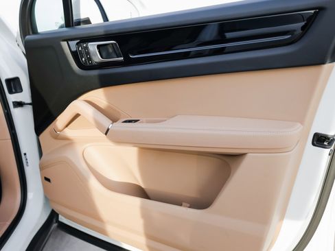 Certified 2023 Porsche Cayenne image 29