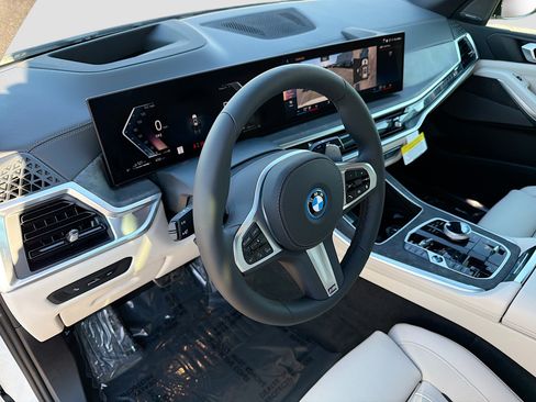 New 2026 BMW X5 xDrive50e image 26