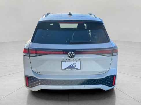 New 2026 Volkswagen Tiguan SE R-Line image 6