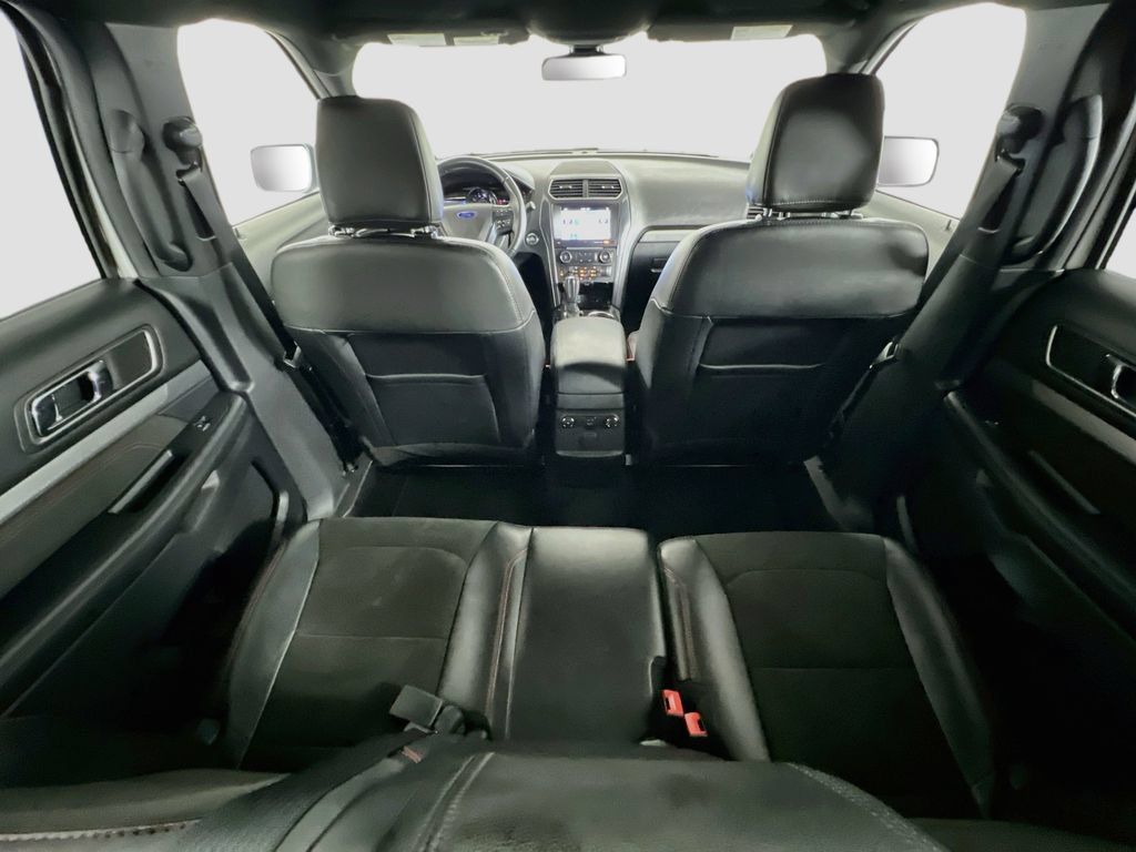 Certified 2018 Ford Explorer XLT w/ Equipment Group 202A AWD/4WD image 41