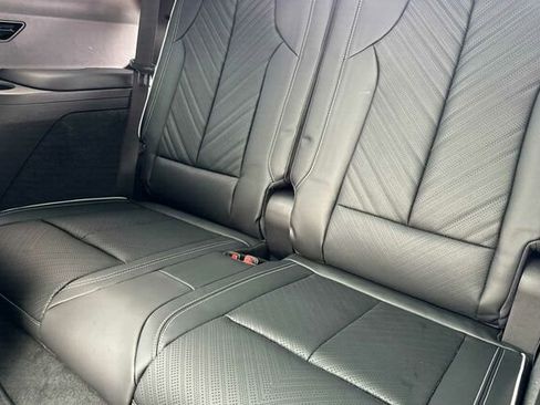 New 2026 Cadillac Vistiq Platinum image 15