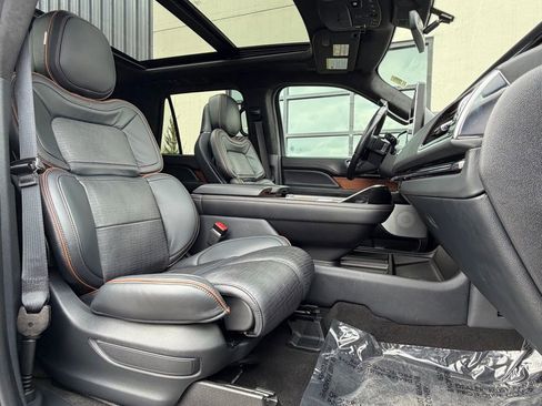 Used 2023 Lincoln Navigator Black Label image 22