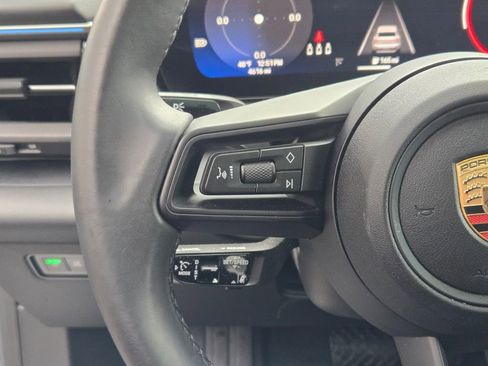 Certified 2025 Porsche Macan Electric image 27