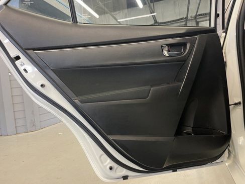 Used 2019 Toyota Corolla LE image 27