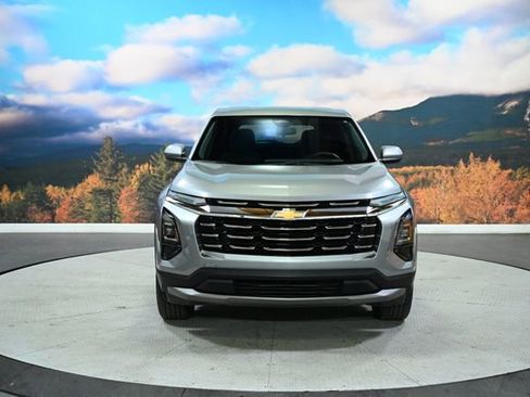 Used 2026 Chevrolet Equinox LT image 3