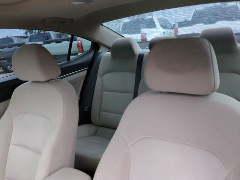 Used 2018 Hyundai Elantra Value Edition w/ Cargo Package FWD image 8