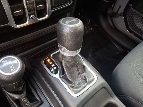 Used 2021 Jeep Wrangler Unlimited Sport AWD/4WD image 17