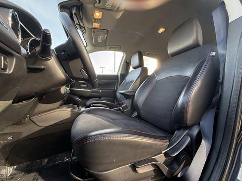 Used 2024 Mitsubishi Outlander Sport SE image 10