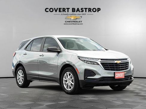 Used 2024 Chevrolet Equinox LS w/ Driver Confidence II Package FWD image 5