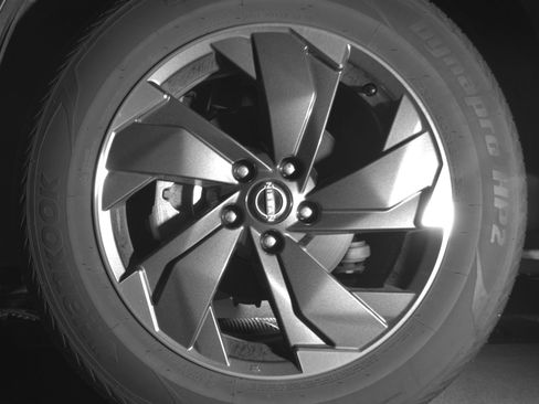 Used 2025 Nissan Rogue SV AWD/4WD image 12