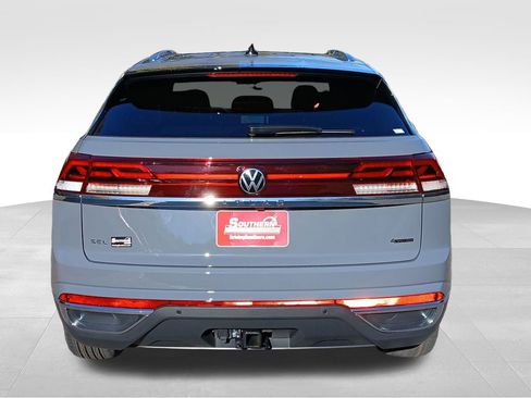 New 2026 Volkswagen Atlas Cross Sport SEL AWD/4WD image 4