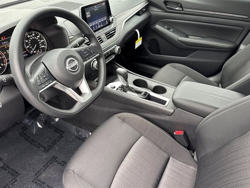 New 2026 Nissan Altima 2.5 SV image 7