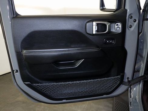 Used 2021 Jeep Gladiator Overland image 27