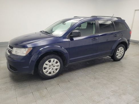 Used 2017 Dodge Journey SE w/ Flexible Seating Group image 2