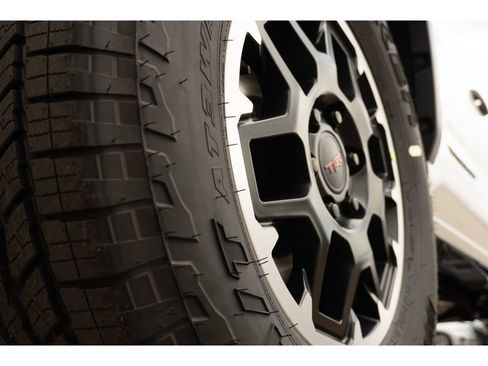 Certified 2026 Toyota Tacoma TRD Off-Road AWD/4WD image 9