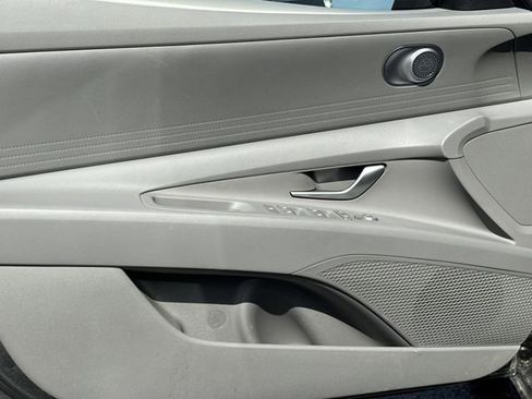 New 2026 Hyundai Elantra SE image 10