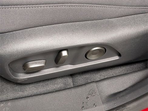 New 2026 Chevrolet Equinox LT w/ Convenience Package II image 11