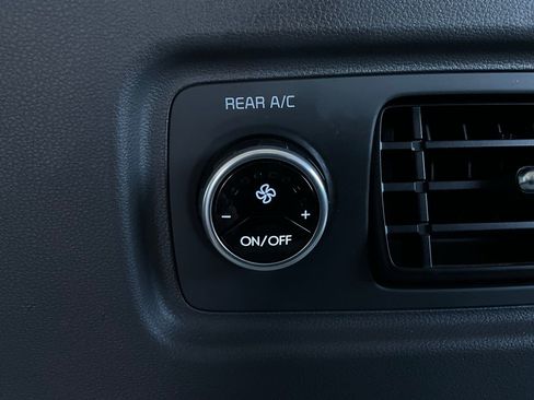 Used 2025 Hyundai Santa Fe SEL image 14