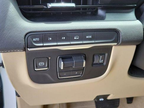 Certified 2024 Cadillac Escalade ESV Premium Luxury w/ Performance Package image 8