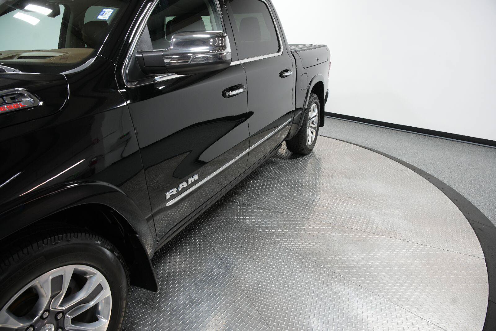 Used 2023 RAM 1500 Limited AWD/4WD image 7