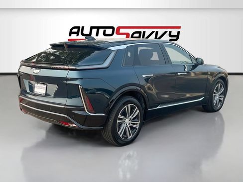 Used 2025 Cadillac Lyriq Luxury w/ LPO, Floor Liner Package AWD/4WD image 7