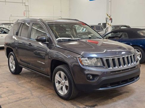 Used 2017 Jeep Compass Sport AWD/4WD image 5