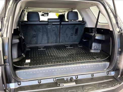 Used 2020 Toyota 4Runner SR5 Premium image 27