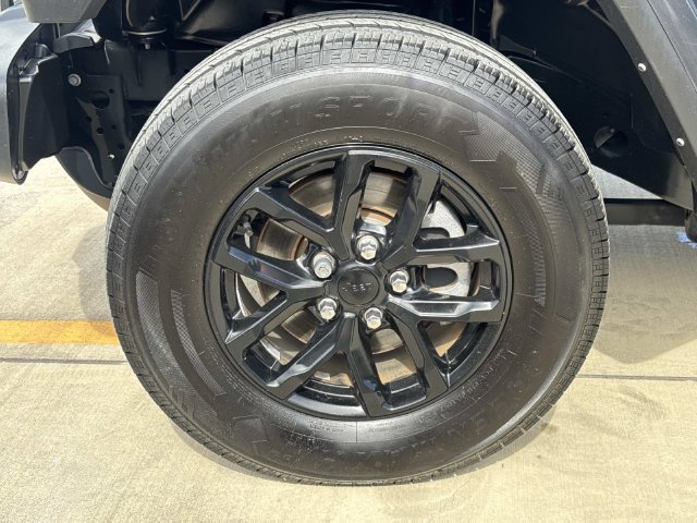 Used 2022 Jeep Gladiator Sport AWD/4WD image 4