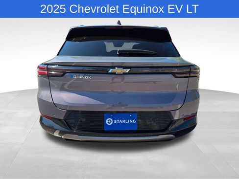 Used 2025 Chevrolet Equinox EV LT image 8