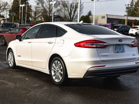 Used 2019 Ford Fusion SE image 10