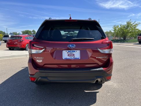 Used 2023 Subaru Forester Premium AWD/4WD image 12