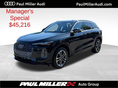 Used 2025 Audi Q5 Premium w/ Convenience Package AWD/4WD image 1