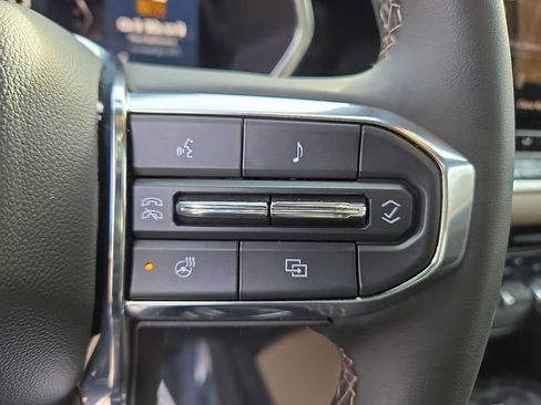 Used 2023 GMC Canyon Denali image 22