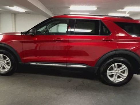 Used 2023 Ford Explorer XLT w/ Equipment Group 202A AWD/4WD image 5