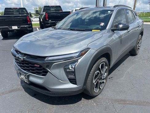 Used 2024 Chevrolet Trax RS w/ Driver Confidence Package FWD image 9