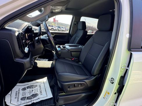 Used 2022 Chevrolet Silverado 1500 LT AWD/4WD image 14