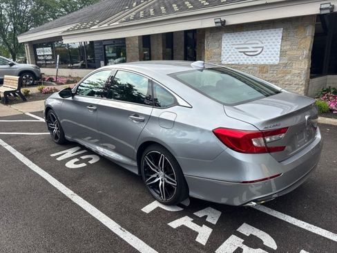 Used 2022 Honda Accord Touring image 4